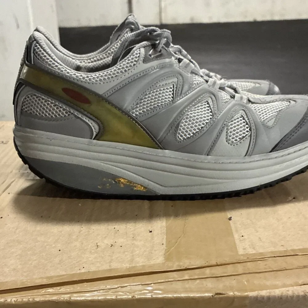 MBT men gray